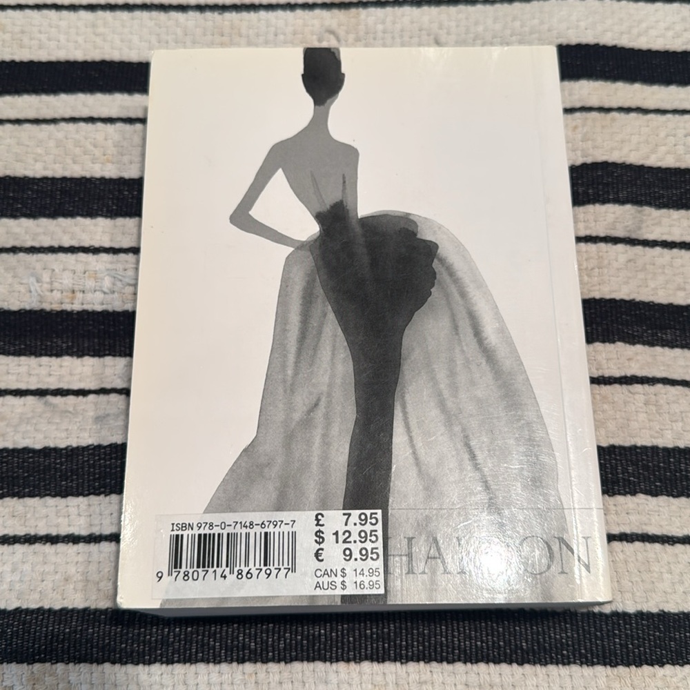 COPY - Phaidon The Fashion Book with Pink Cover - Picture 3 of 8